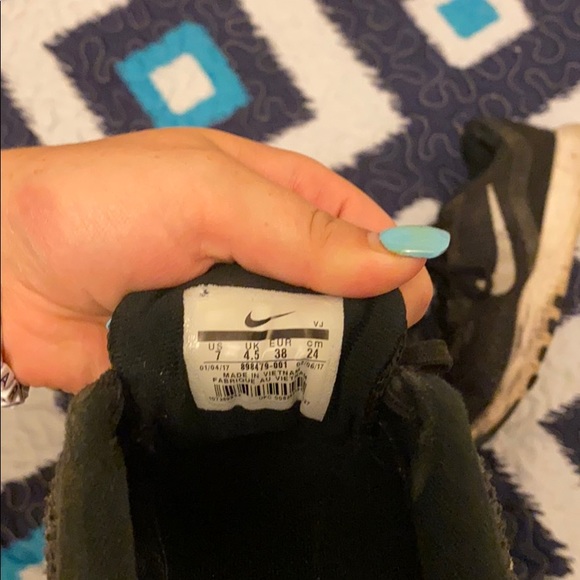 Black Nike Gym Shoes - Picture 4 of 4